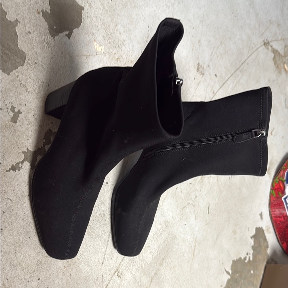 Black Heeled Boots with Chunky High Heel